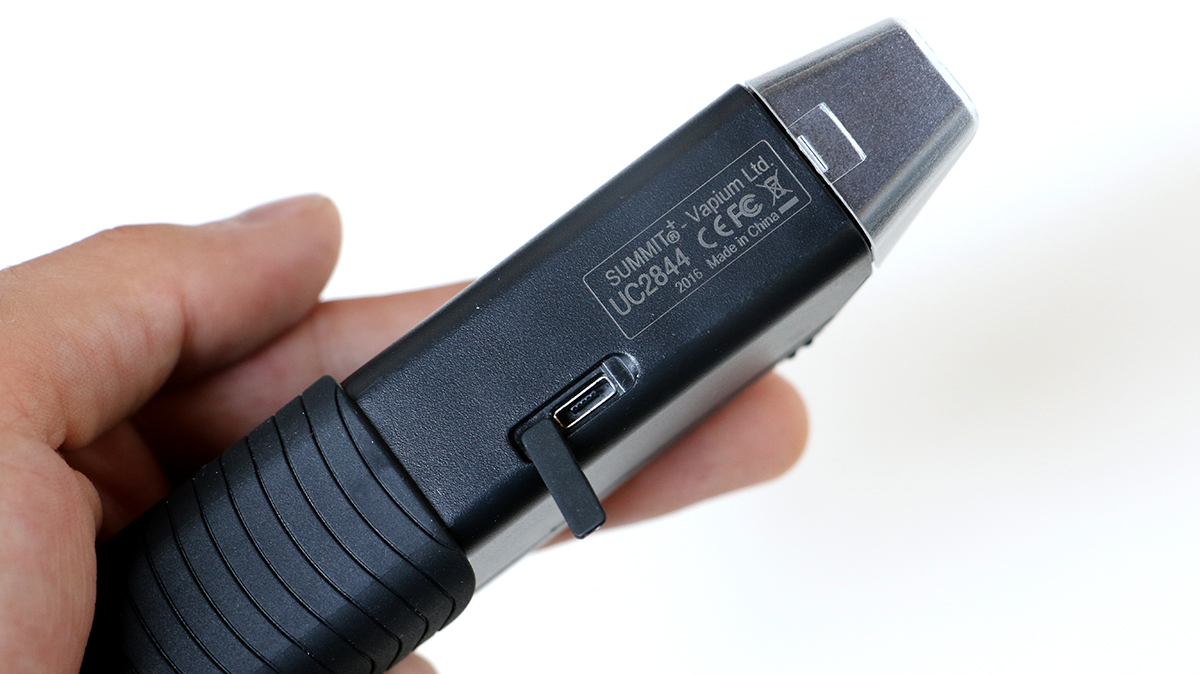 Summit Plusbattery charger USB port reviewed by Vape Pen Pro